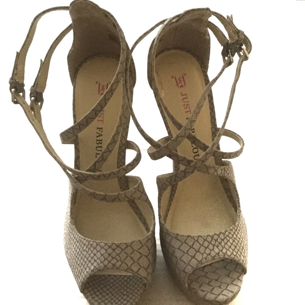 NWOT  JUST FABULOUS  size 7 1/2M stiletto shoes